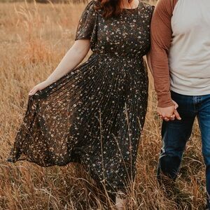 Hayden Floral Midi Dress - Black and Brown